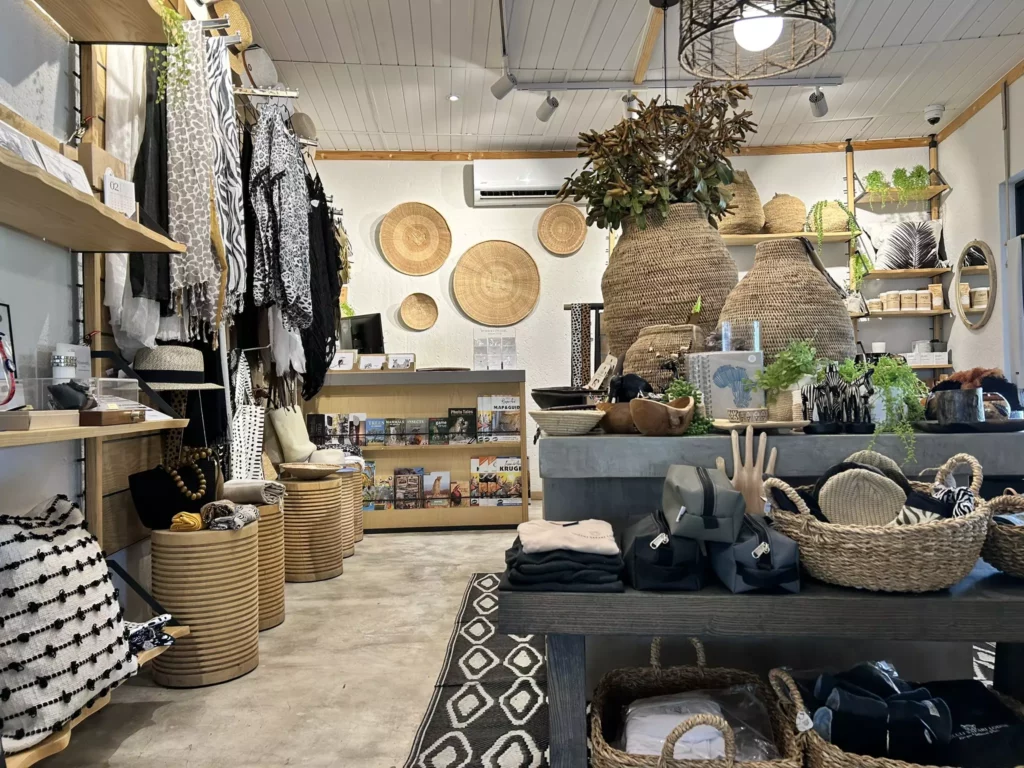 Mdluli Safari Lodge, Curio Store (2)